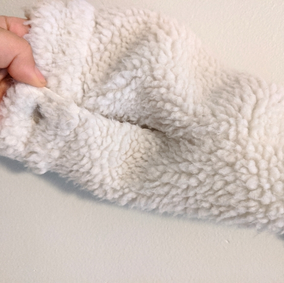 White denim jacket with Sherpa details - Picture 2 of 5